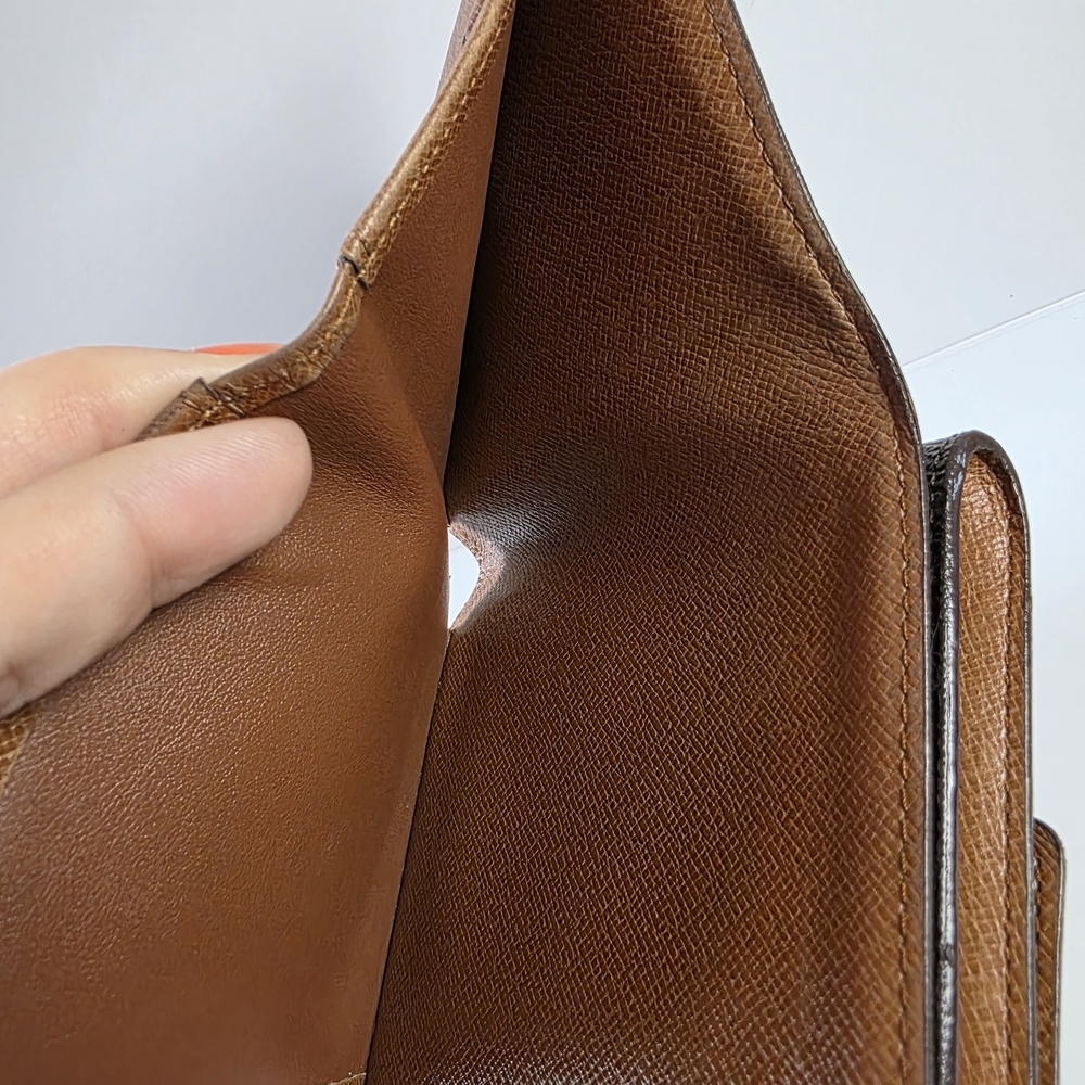 Authentic Louis Vuitton Monogram Compact Elise Wallet — Full Inclusion - Picture 9 of 11